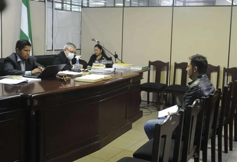 Caso Ostreicher: Exministro Romero no se presenta a declarar por Covid-19