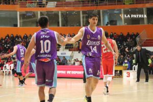 Leones Libobásquet celebra un triunfo en el coliseo Ciudad de Potosí