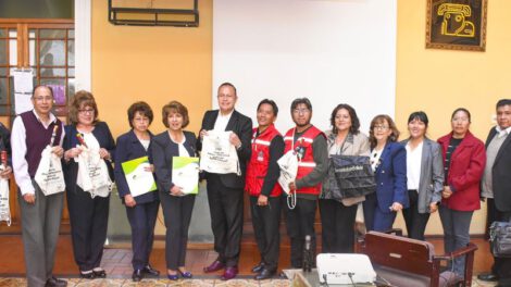 Ley para sustituir el uso de bolsas plásticas por materiales biodegradables en La Paz