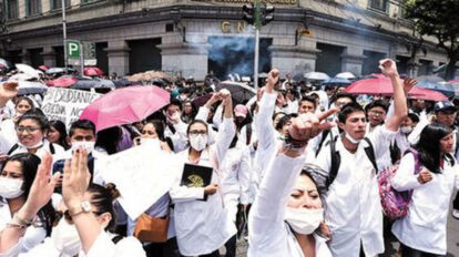 Protesta de médicos por paro nacional de 96 horas
