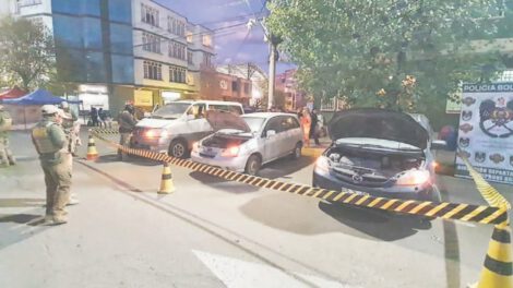 Operativo binacional de decomiso de vehículos indocumentados en la frontera