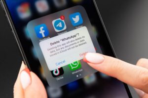 Apple elimina WhatsApp y Threads en China