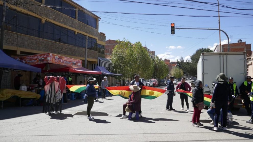 Conflicto entre comerciantes y GAMO por asentamiento en feria Oruro Moderno 2024