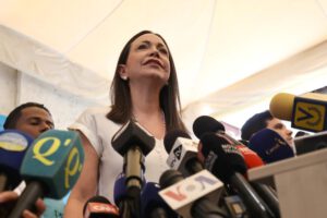 María Corina Machado apoya a Edmundo González Urrutia como candidato presidencial