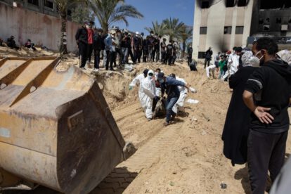 Fosa común en Gaza recuperada por la Defensa Civil Palestina