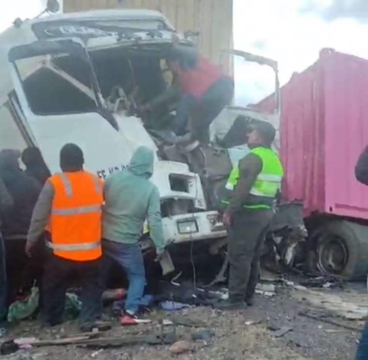 Accidente en la carretera Oruro-Pisiga dejó dos fallecidos y tres heridos