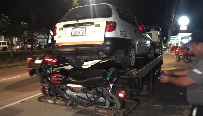 Policía en estado de ebriedad choca en Santa Cruz