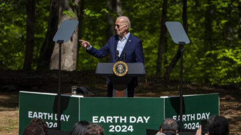 Inversión en energía solar anunciada por Biden en el Día de la Tierra