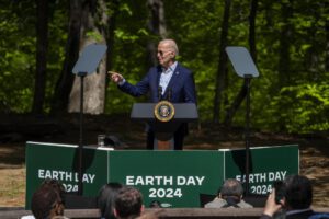 Inversión en energía solar anunciada por Joe Biden en el Día de la Tierra