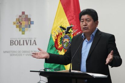Ministro Montaño desmiente acusaciones en conferencia de prensa
