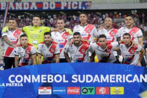 Nacional Potosí vs Sportivo Trinidense en Copa Sudamericana