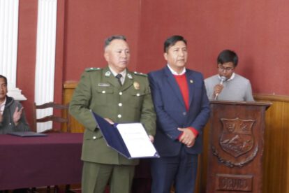 Reconocimiento a policía y ciudadano por su valentía en frustrar robo
