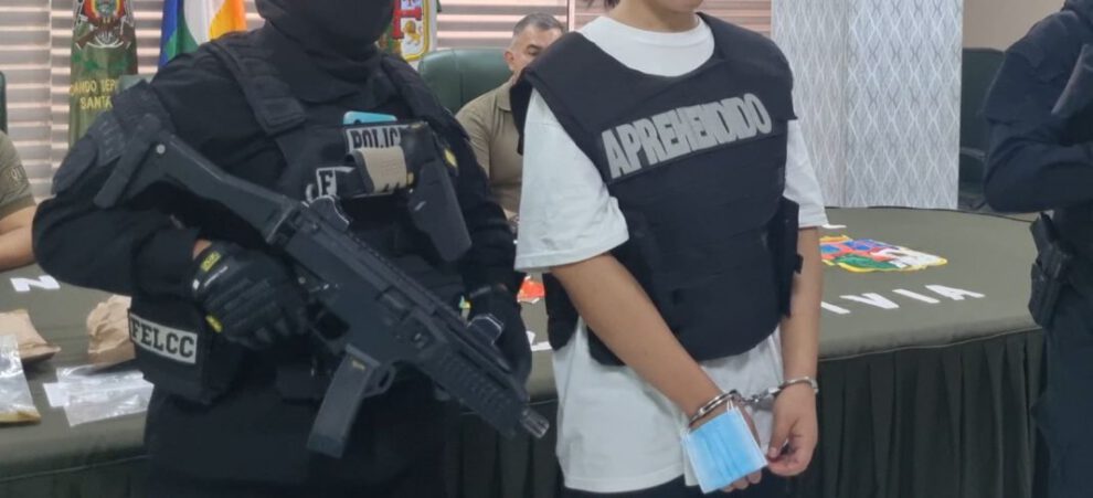 Crimen en Santa Cruz: hija apuñala y quema a su padre