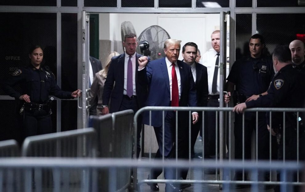 Donald Trump en juicio penal por violar orden mordaza