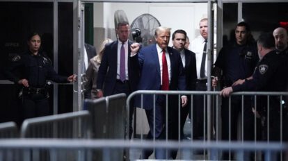 Donald Trump en juicio penal por violar orden mordaza