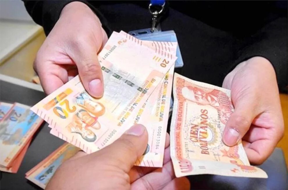 Incremento salarial amenaza a miles de empresas y empleos en Bolivia