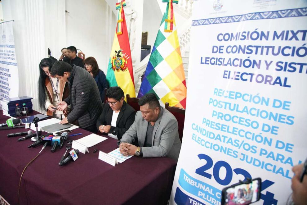 Suspensión del proceso de preselección judicial en Cochabamba