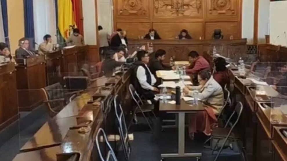 Inhabilitación de candidatos en audiencias por amparos
