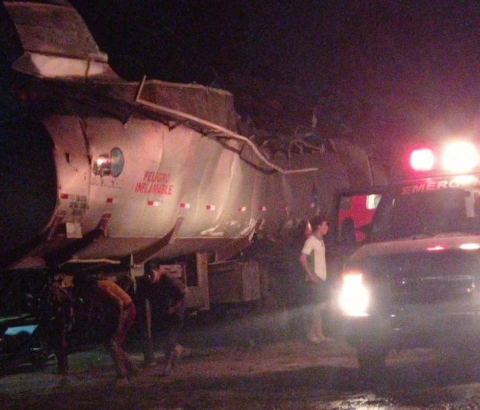 Cisterna explota en Yacuiba dejando un fallecido e incertidumbre