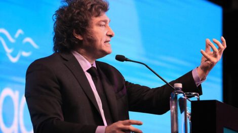 Javier Milei defiende política de ajuste en Argentina