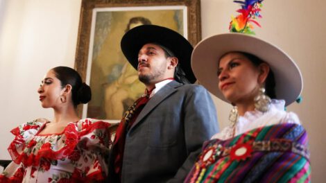 Bailarines de Argentina y Bolivia en el Encuentro entre Culturas