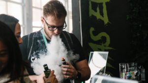 niveles de uranio y plomo en adolescentes que vapean