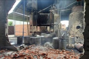 incendio planta recicladora en Warnes