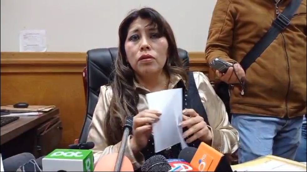 Yacira Cardozo denuncia presiones para renunciar a su cargo