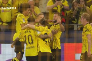 Dortmund PSG Champions League, Füllkrug autor del único gol del compromiso celebra con sus compañeros