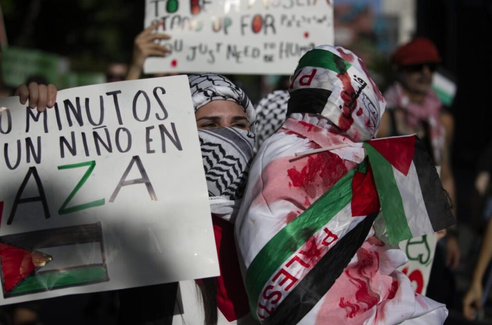 protesta masiva en Puerto Rico por mejores condiciones laborales y solidaridad con Palestina