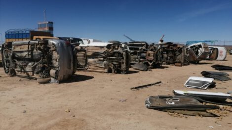 Subasta ecológica de autopartes en Oruro