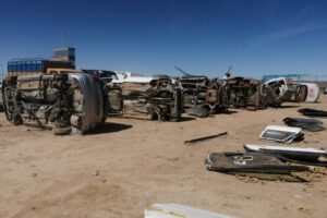 Subasta ecológica de autopartes en Oruro