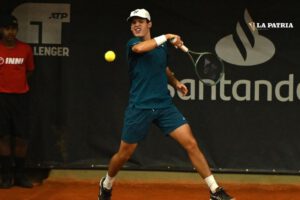 Juan Carlos Prado en plena competencia en el Brasil Tennis Open