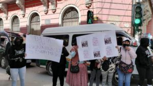 Familiares de N.E., víctima de feminicidio en Oruro, claman por justicia y celeridad en el caso