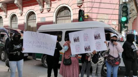 Familiares de N.E., víctima de feminicidio en Oruro, claman por justicia y celeridad en el caso