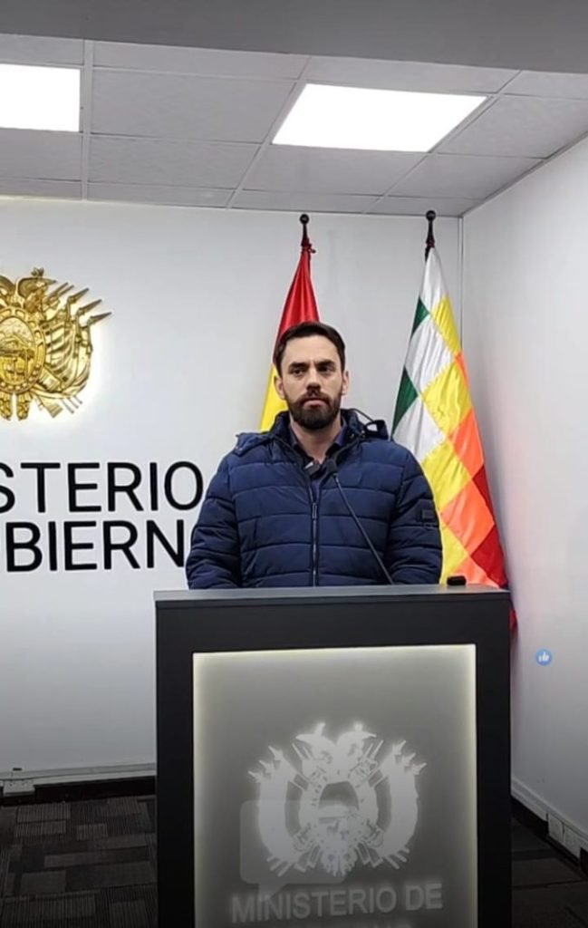 Aprehensión de agresores en congreso del MAS en El Alto