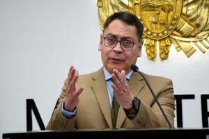 material explosivo en congreso del MAS