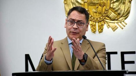 material explosivo en congreso del MAS