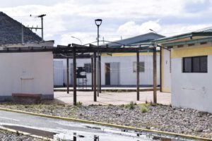 Centro de Aislamiento Municipal Oruro en abandono y deterioro