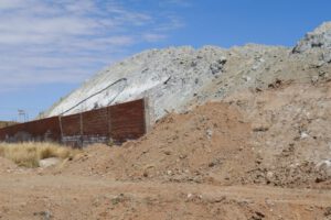 Contaminación ambiental en Oruro tras colapso del dique de colas de EMSA
