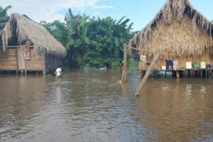 Desborde de ríos en Puerto Villarroel