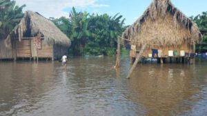 Desborde de ríos en Puerto Villarroel