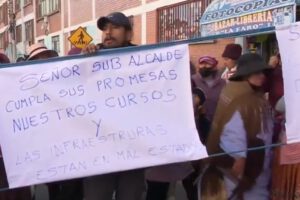 Bloqueo en La Paz por refacción de aulas en la unidad educativa Faro Murillo