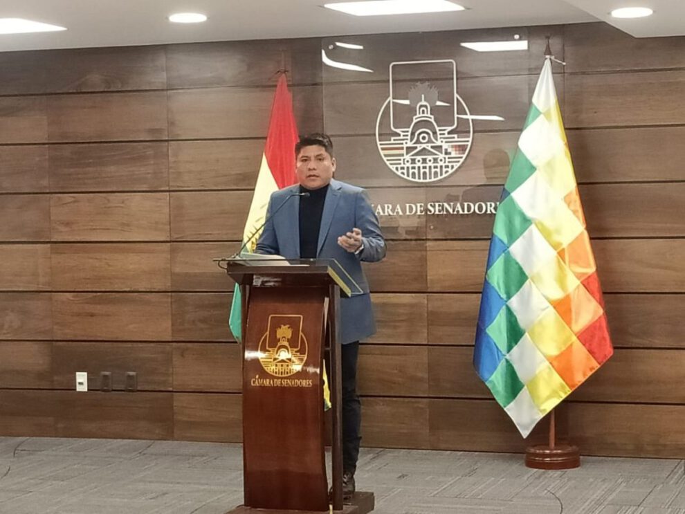 Renuncia incremento salarial por Leonardo Loza