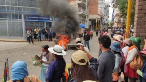 Protesta en Sacaba por la alternancia de concejales