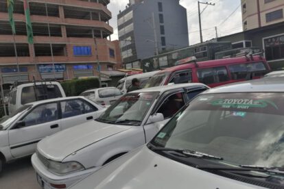 Operativo policial en El Alto retiene 31 vehículos por irregularidades a las normas de tránsito