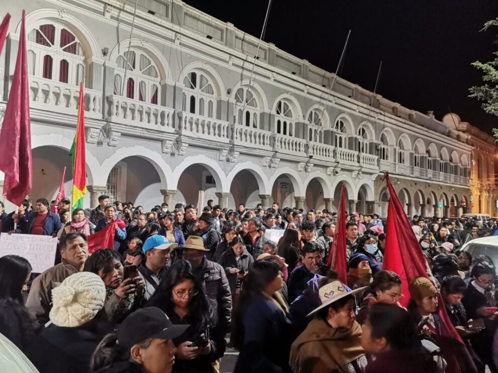 Protesta en Oruro contra el Decreto Supremo 5143