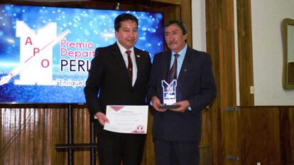 Pedro Glasinovic recibió el Premio al Periodismo Enrique Miralles Bonnecarrere