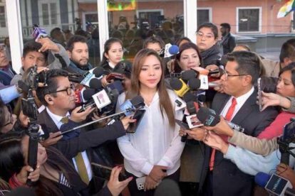 Decreto Supremo 5143 y declaraciones de Gabriela Alcón