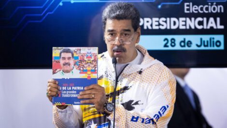 Maduro acusa a EE.UU. de querer controlar riquezas venezolanas